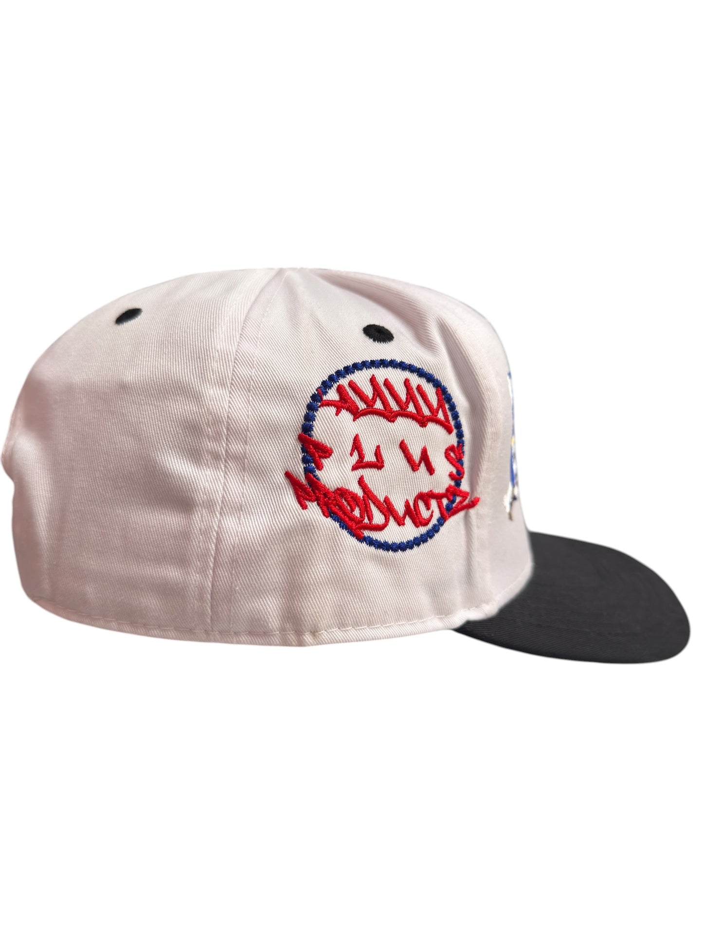 One Piece Snapback White / Black