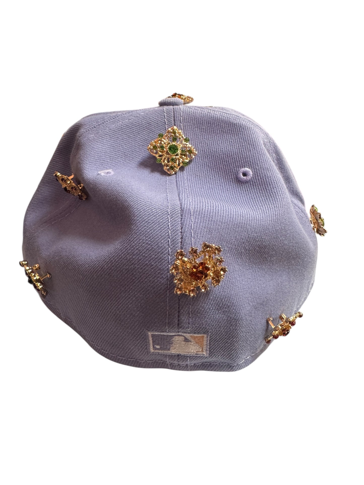 New York Yankees Bejeweled New Era Fitted Size 7 5/8 Light Blue / Peach