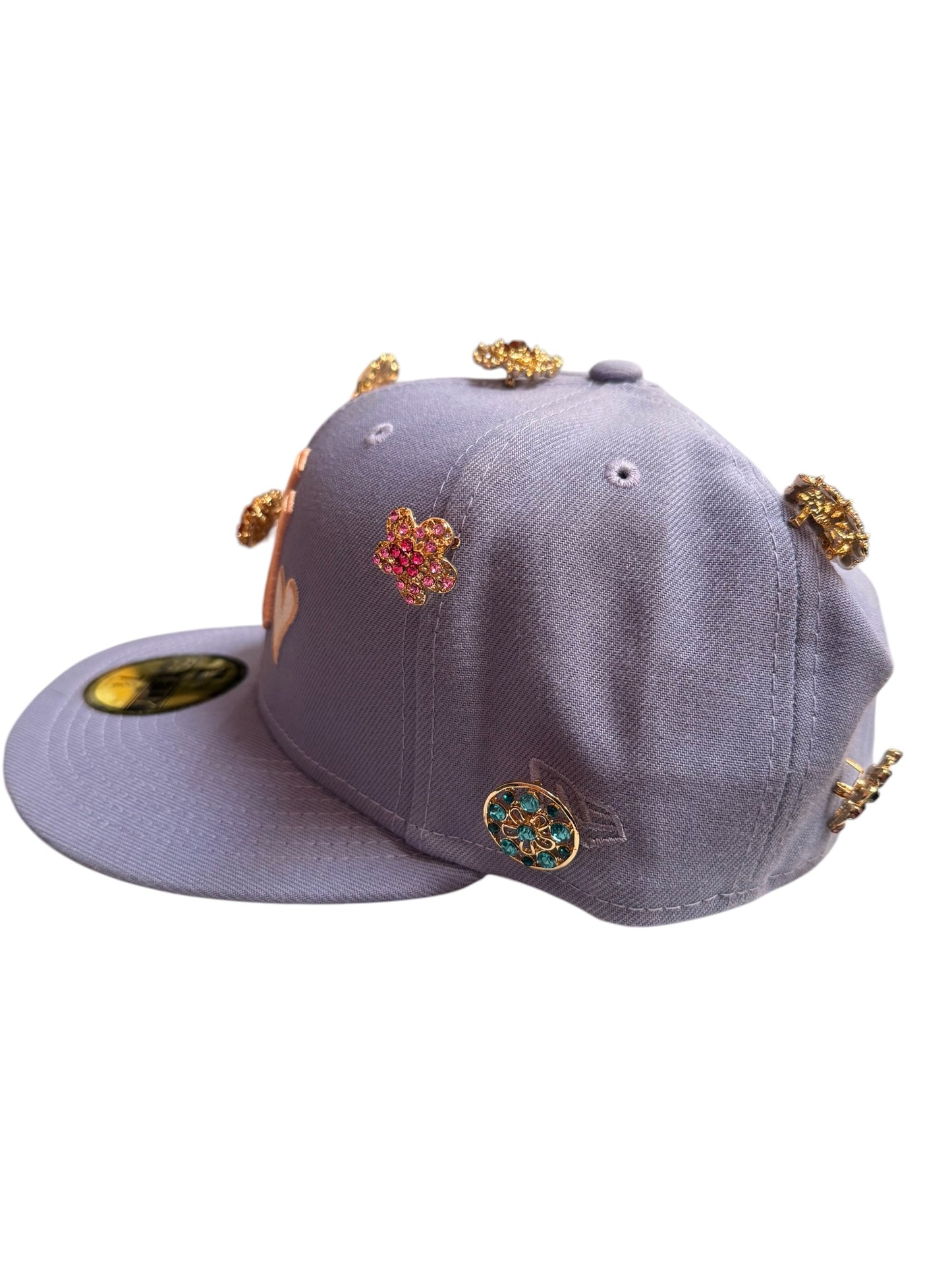 New York Yankees Bejeweled New Era Fitted Size 7 5/8 Light Blue / Peach