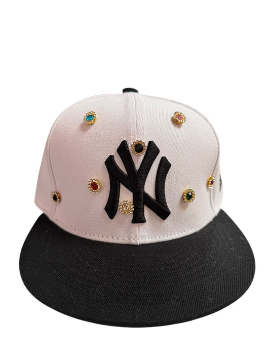 New York Yankees Bejeweled New Era Fitted Hat Size 7 1/4 White / Black