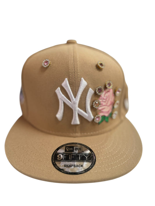 New York Yankees Rose Bejeweled New Era Snapback Khaki / Pink Underbrim