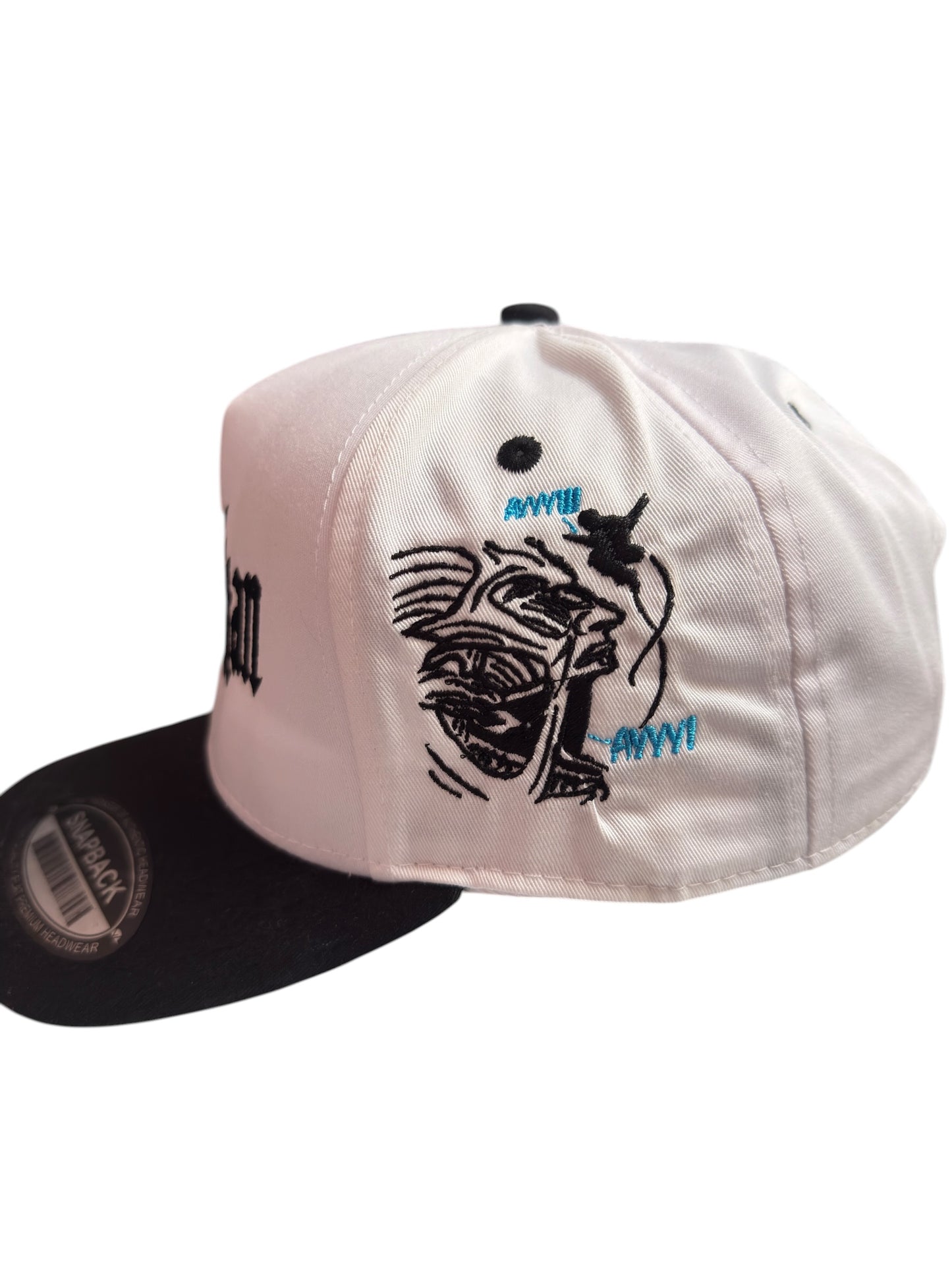 Attack on Titan Snapback Black / White